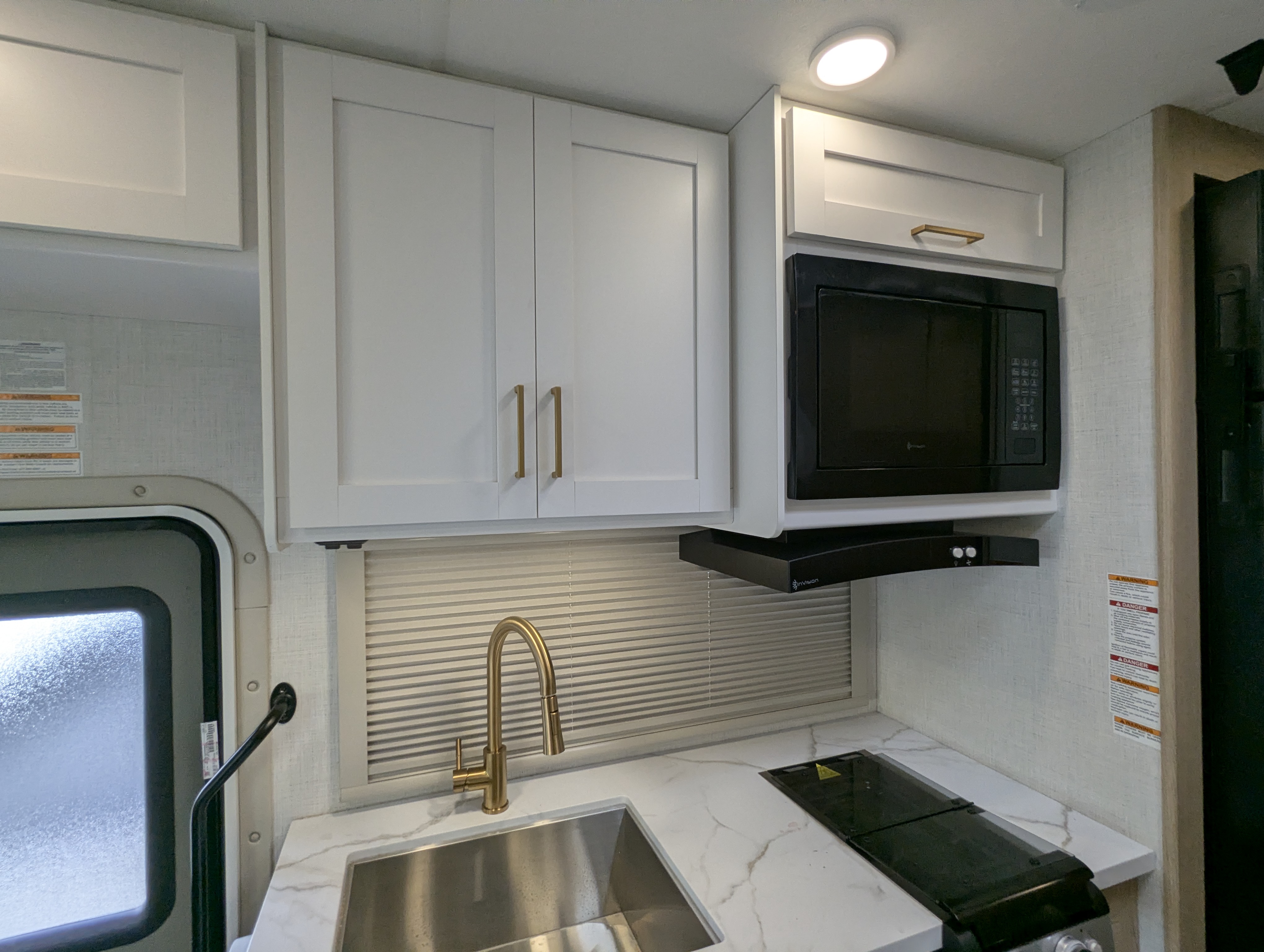 2027 Thor Motor Coach Four Winds 25Z - Image 18