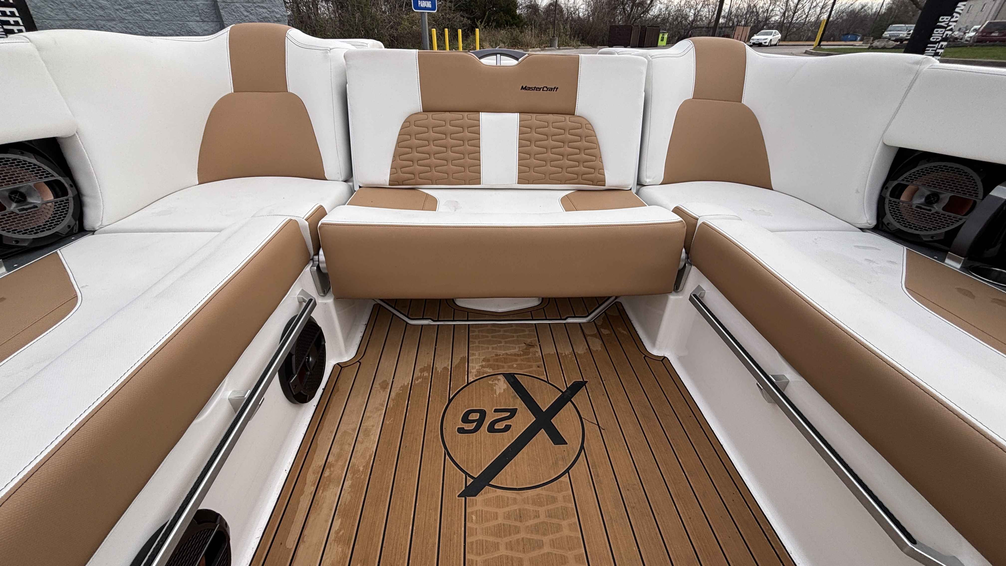 2022 MasterCraft X26 - Image 13