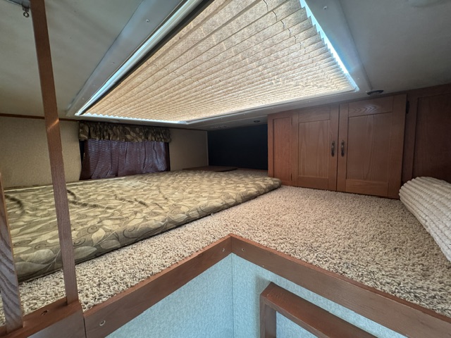 2011 WILDWOOD GRAND LODGE 408LOFT - Image 16