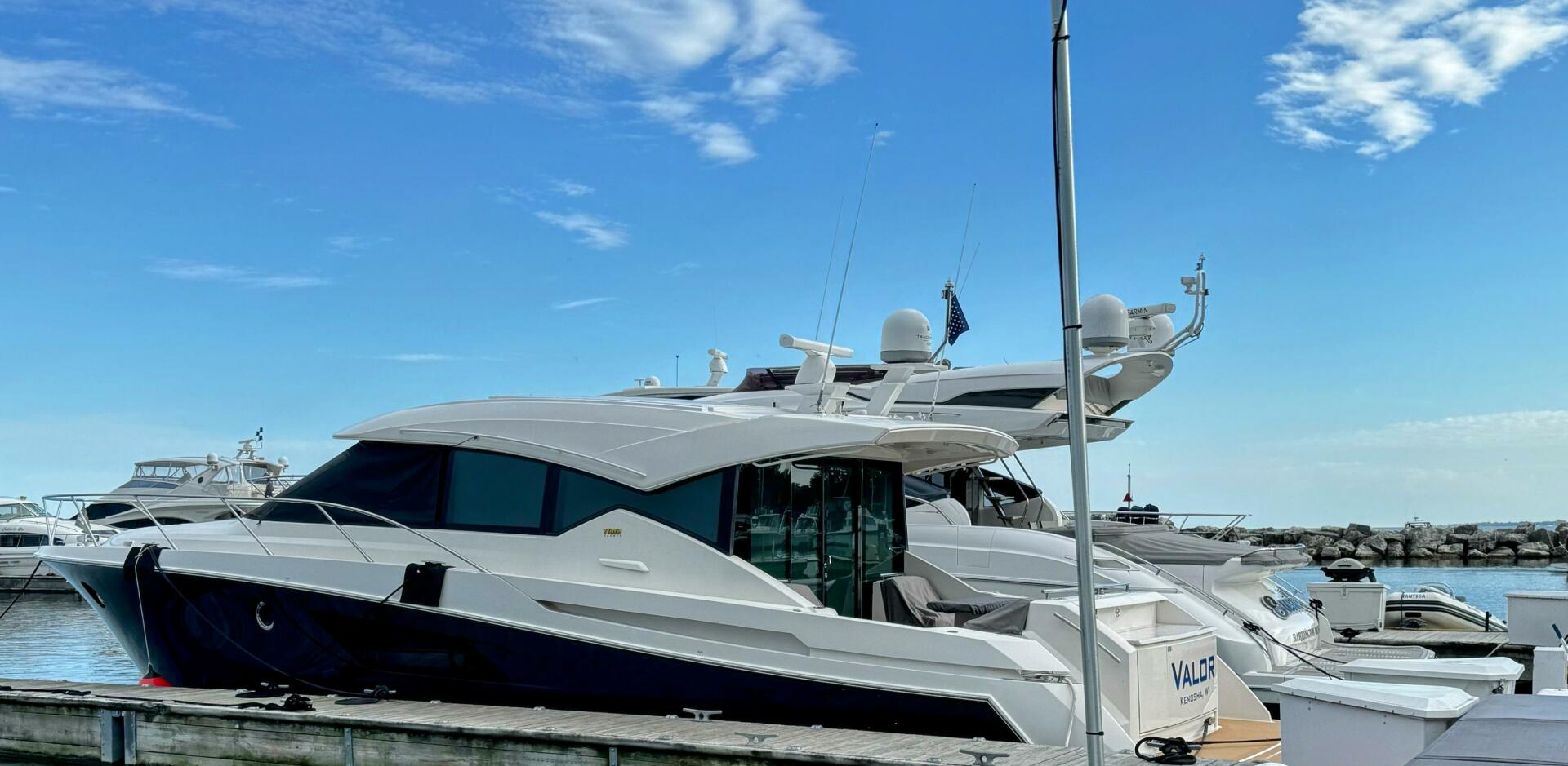 2014 Tiara Yachts 50 Coupe - Image 9