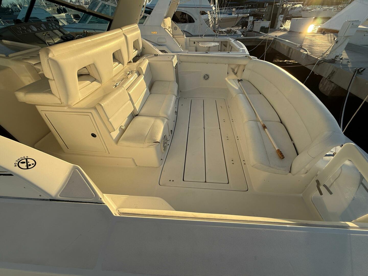 2002 Tiara Yachts 4000 Express - Image 4