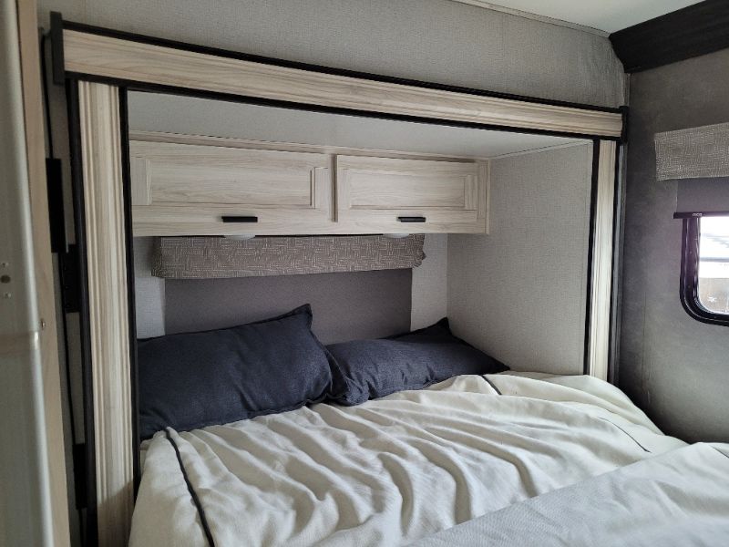 2023 Forest River Sunseeker 2550DS LE - Image 15
