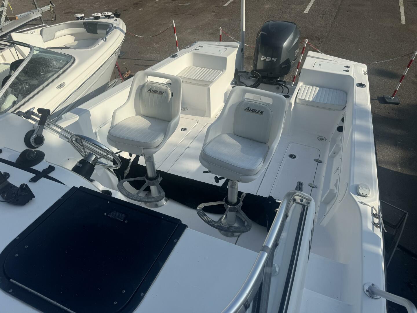 2004 Angler 220 Walkaround - Image 19