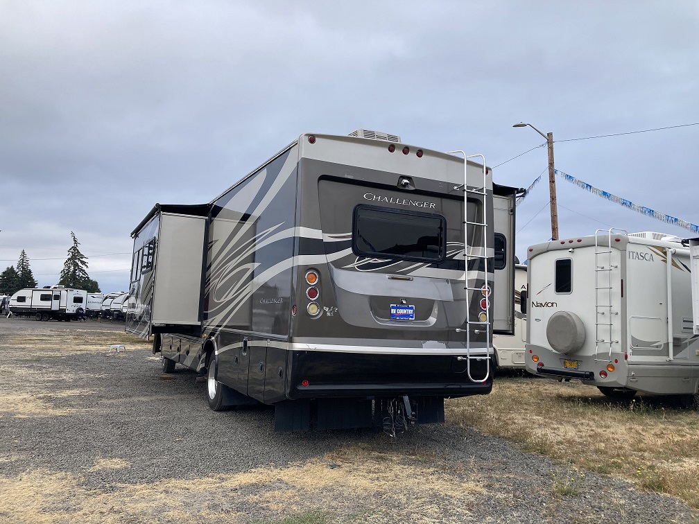 2012 Thor Motor Coach Challenger 32VS - Image 4