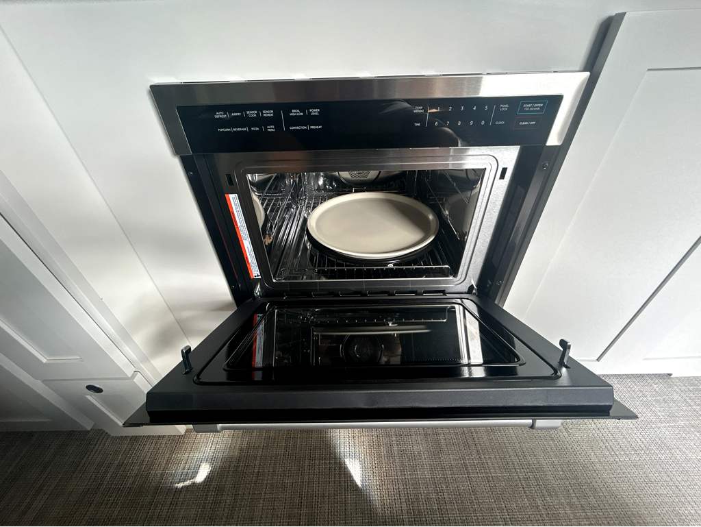2027 AIRSTREAM CLASSIC 28RBT - Image 27
