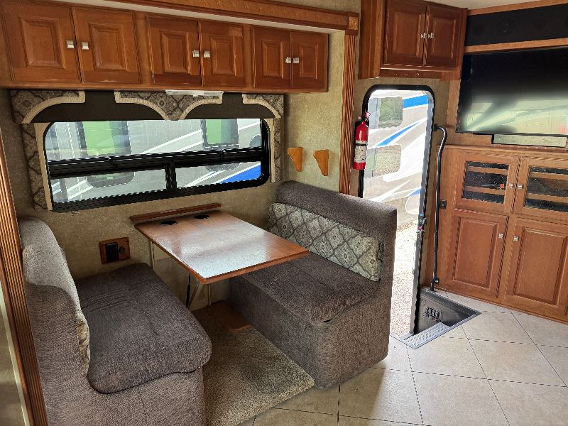 2015 Itasca Suncruiser 35P - Image 7