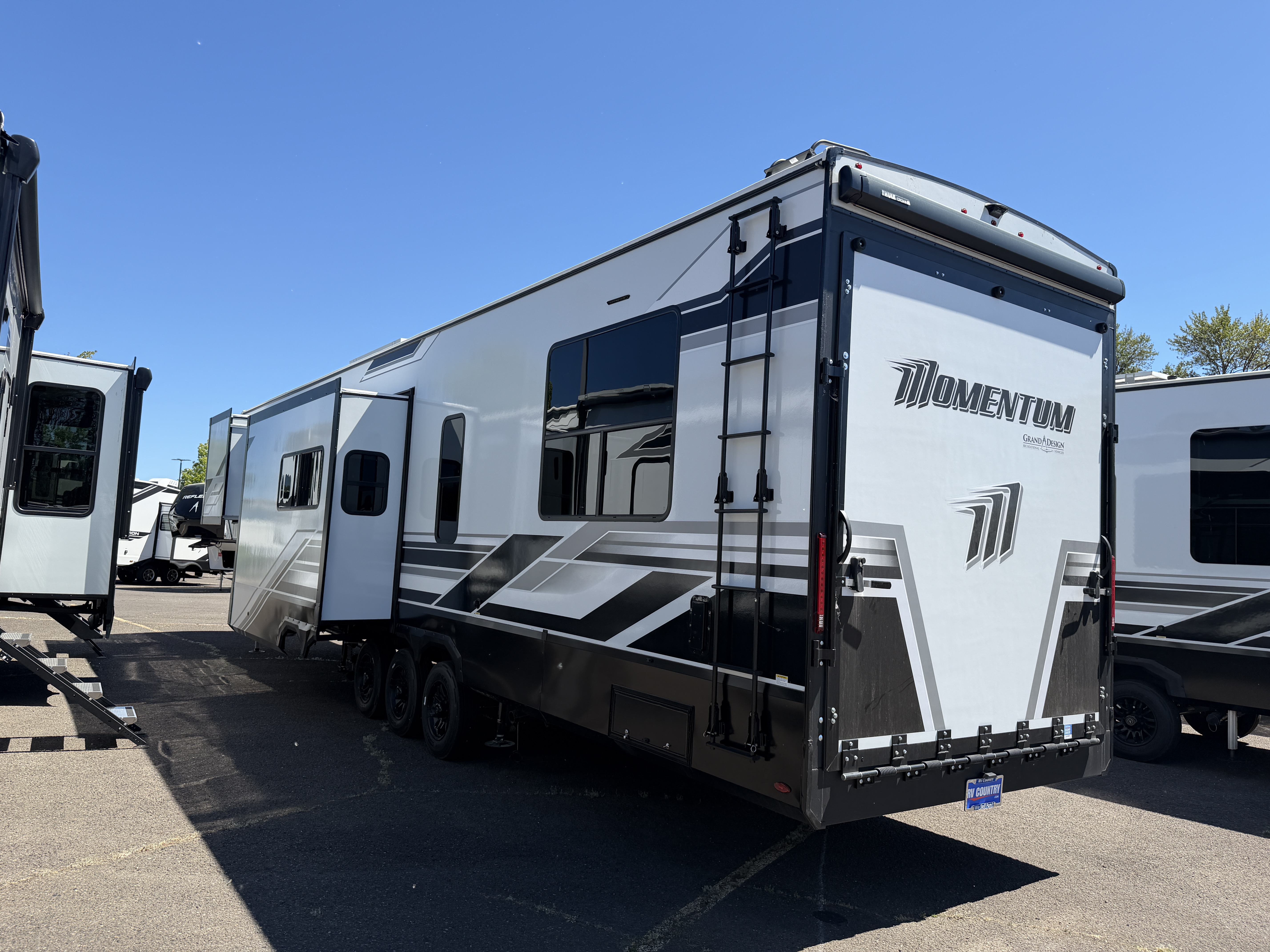 2026 Grand Design Momentum G-Class Fifth Wheel 394G - Image 2