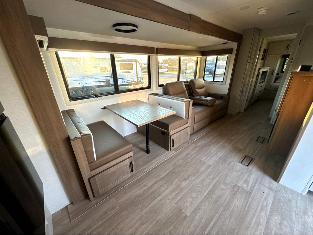 2027 VENTURE RV SPORTTREK 272VRK - Image 12