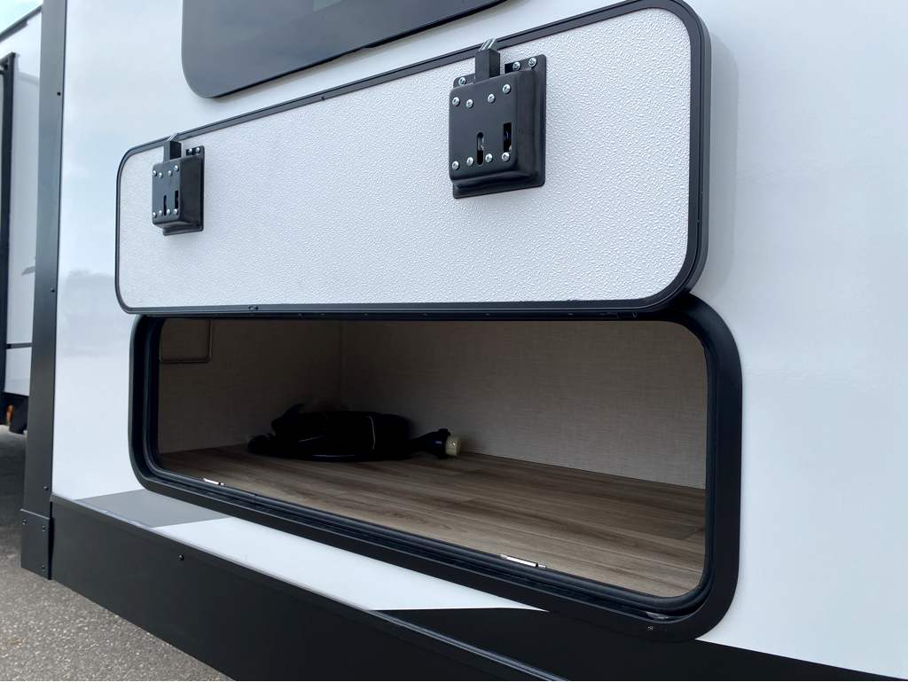 2026 VENTURE RV SPORTTREK 333VMI - Image 6