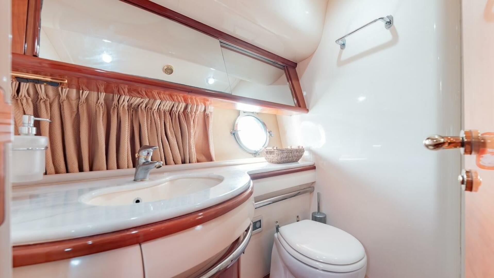 2007 Azimut Evolution - Image 70