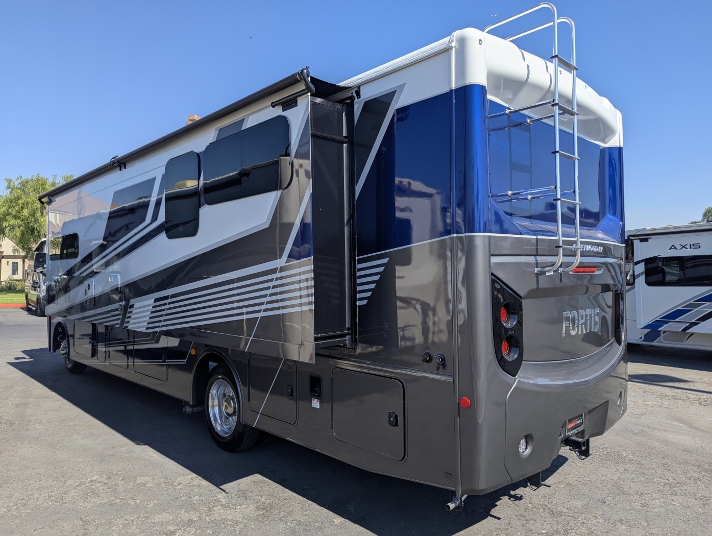 2026 Fleetwood Fortis 32RW - Image 4