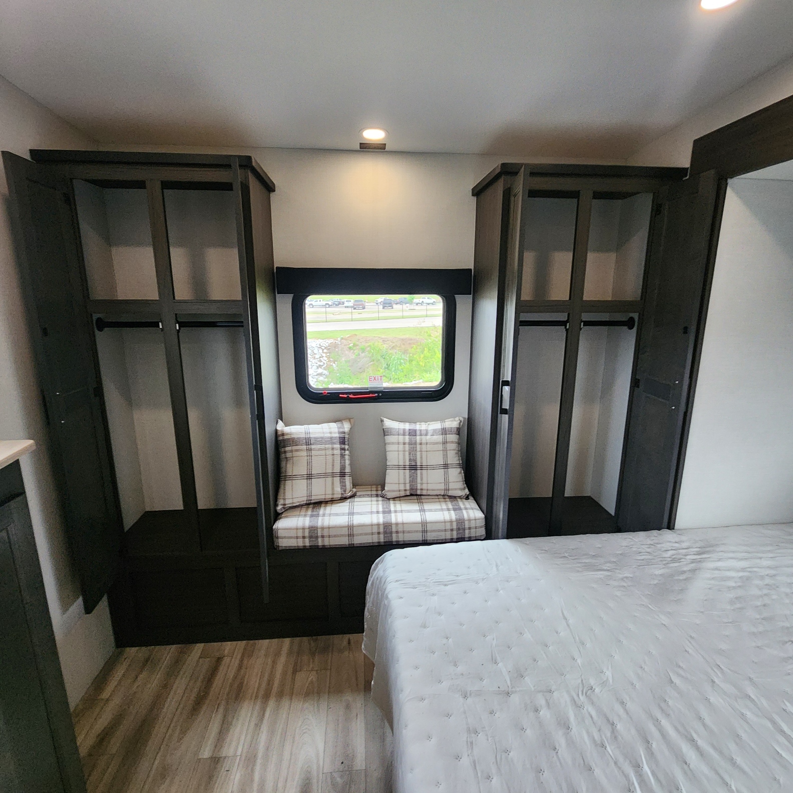 2026 VENTURE RV SPORTTREK 365VFL - Image 49
