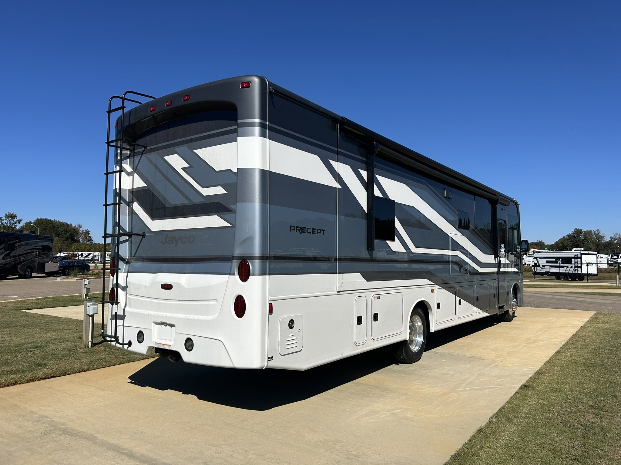 2026 JAYCO PRECEPT 36C - Image 6