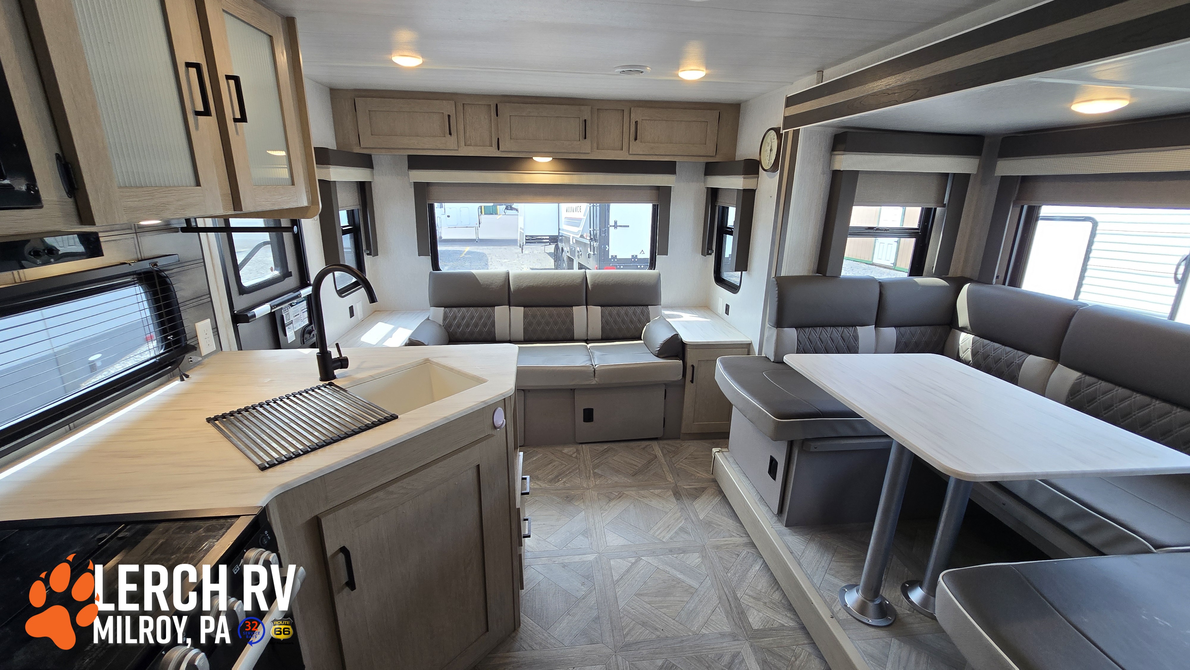 2023 FOREST RIVER SALEM CRUISE LITE 24RLXLX - Image 9