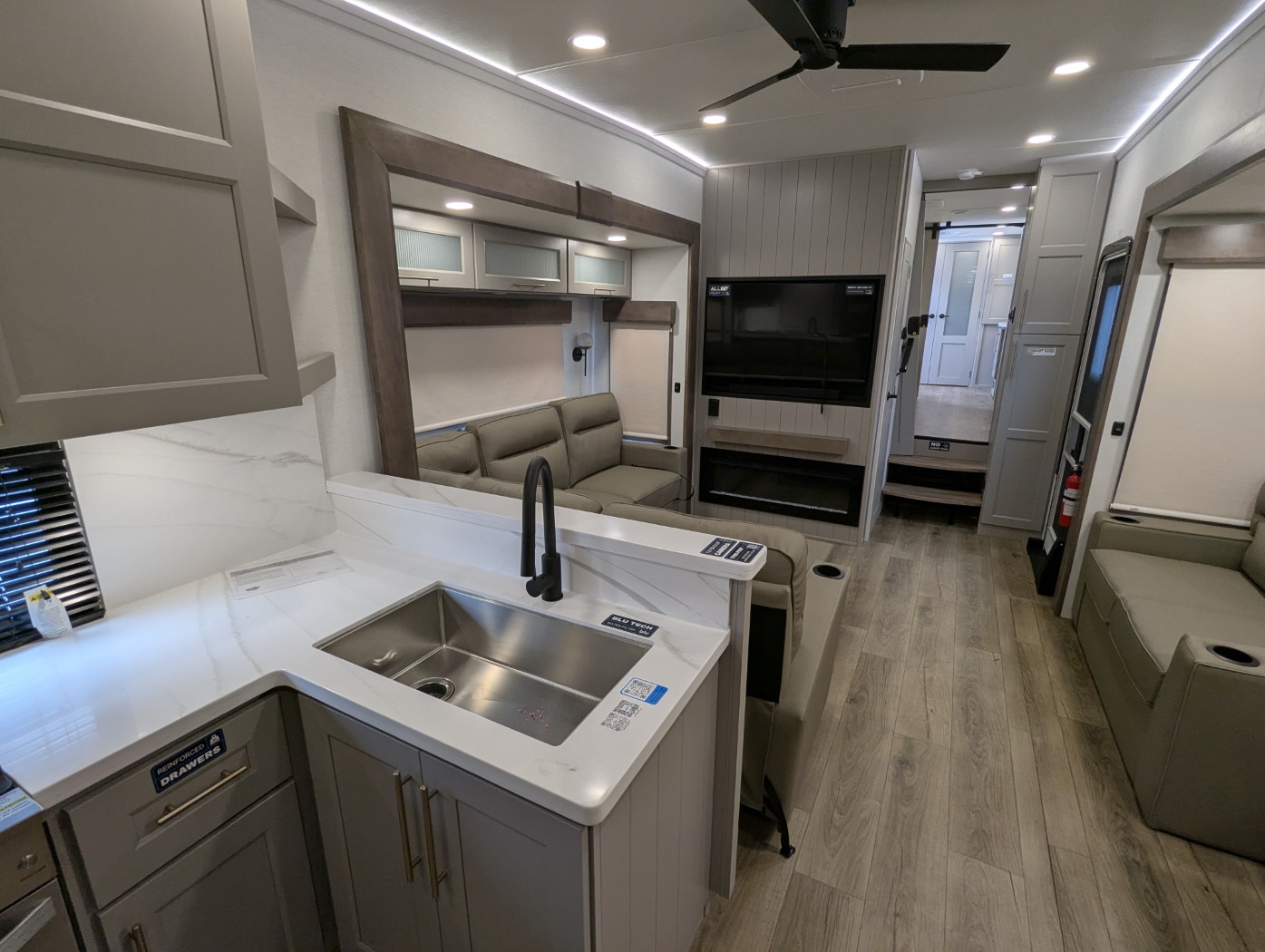 2026 Alliance RV Paradigm 382RK - Image 38