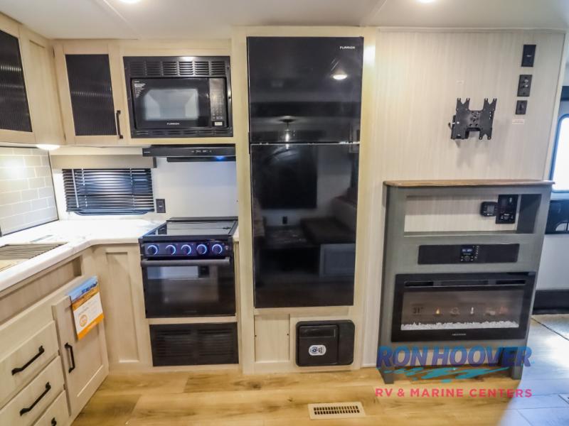 2026 PALOMINO 337BH - Image 10