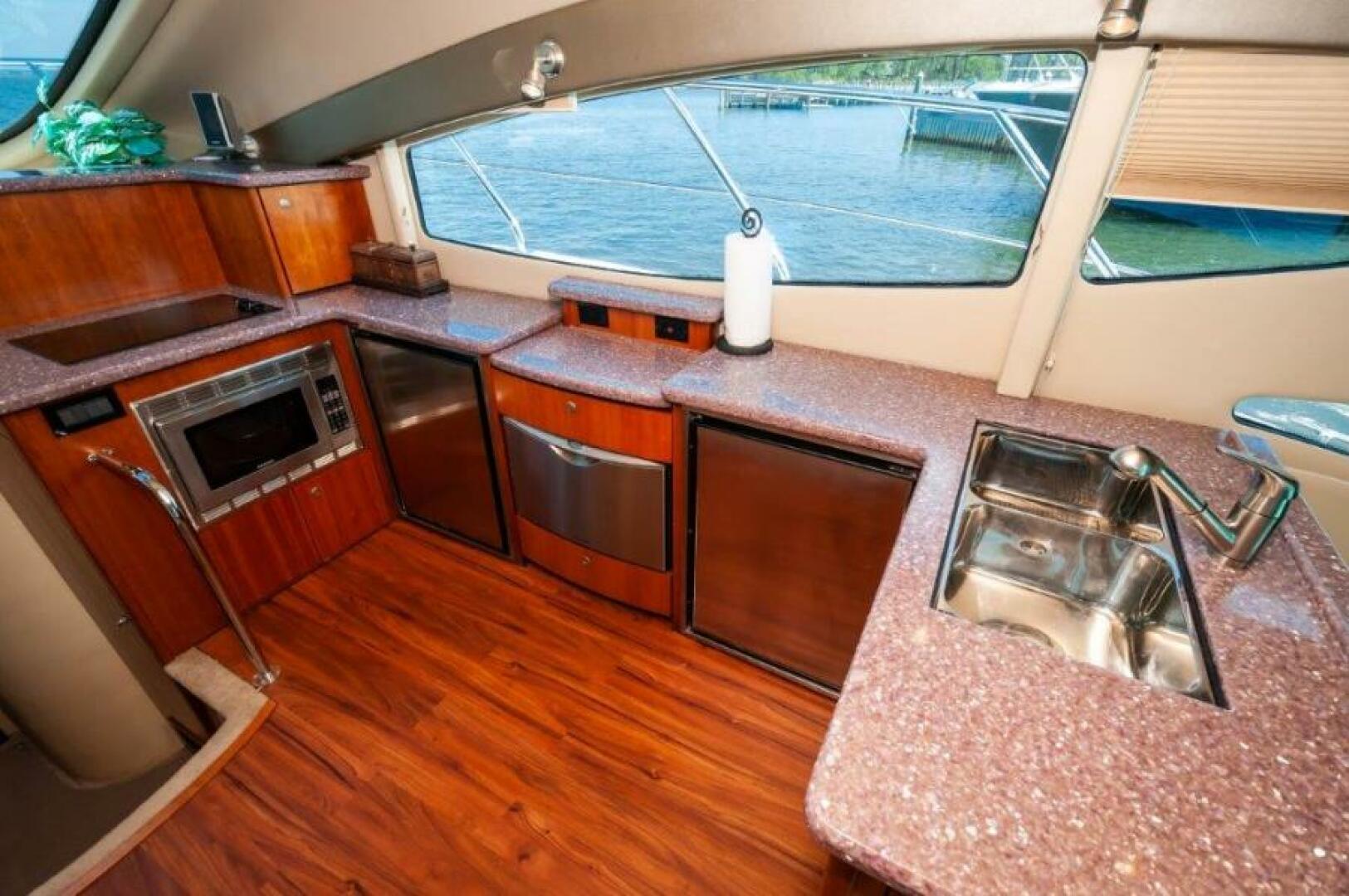 2006 Cruisers Yachts 477 Sport Sedan - Image 2