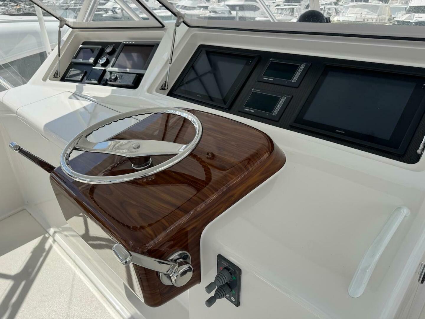 2007 VIKING 52 Convertible Base - Image 30