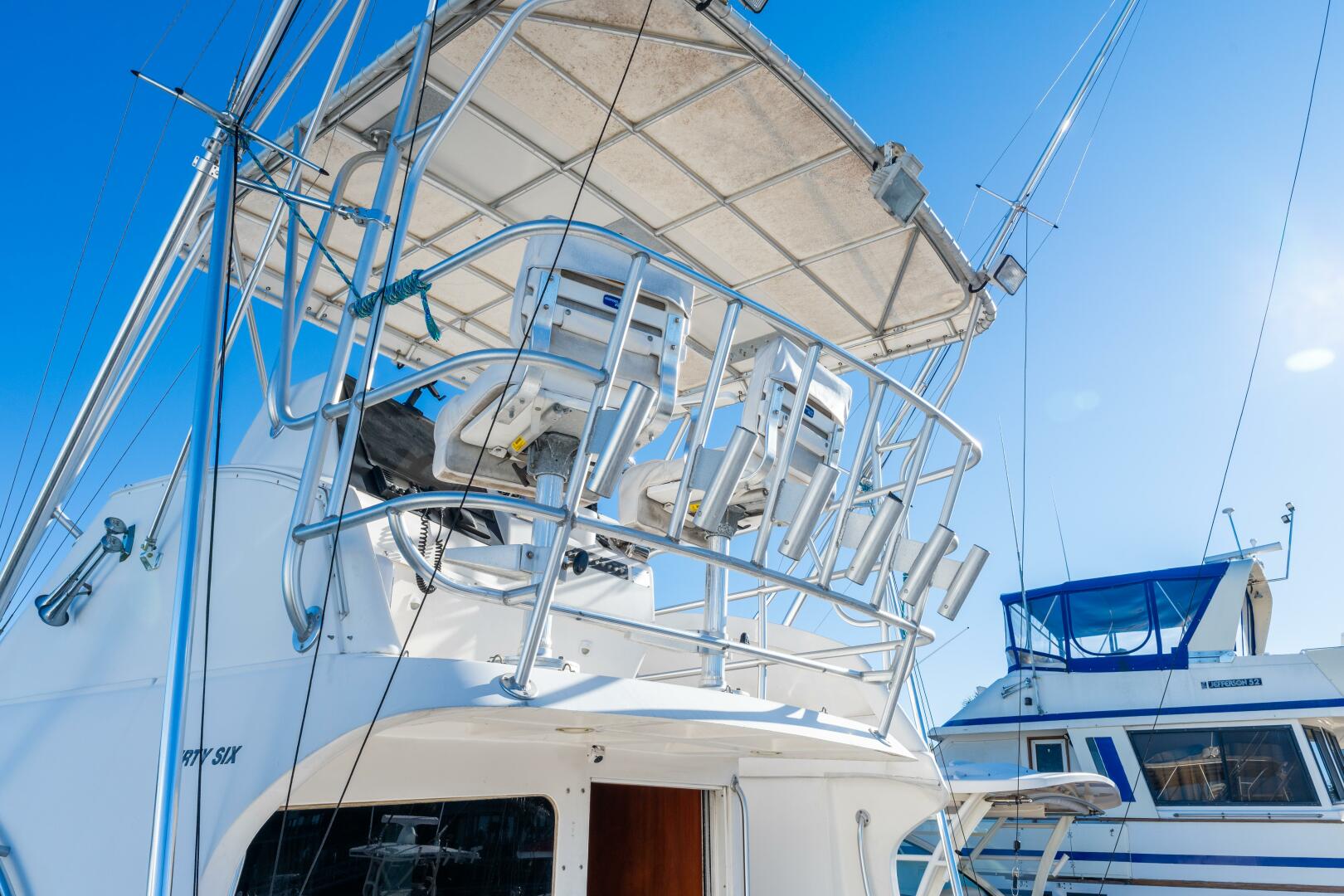 2004 Luhrs Convertible - Image 7
