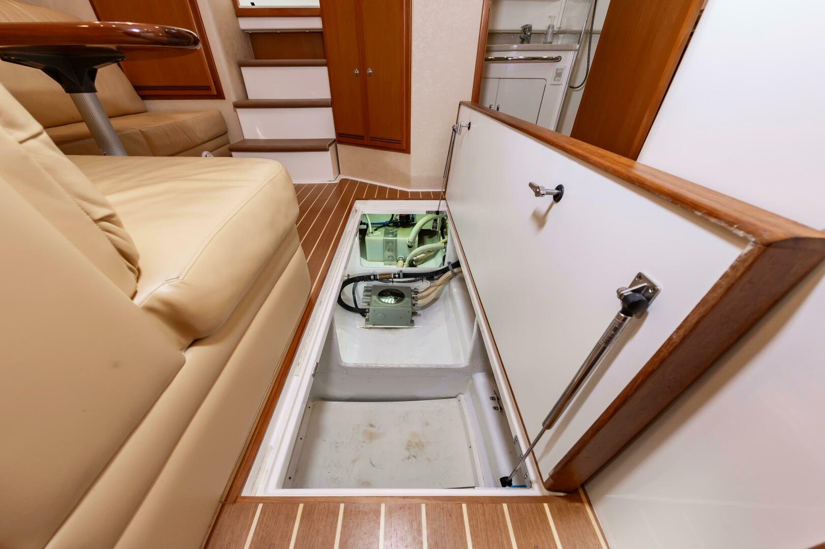 2008 Cabo 40 Express - Image 32