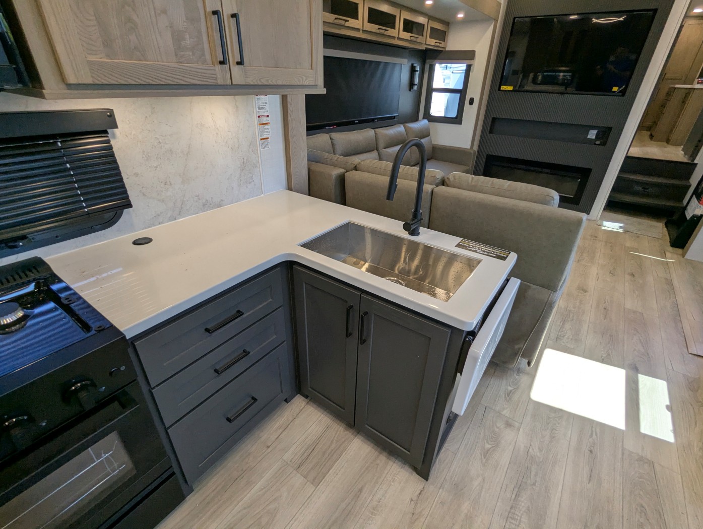 2026 Forest River Rockwood Signature 404SRK - Image 29