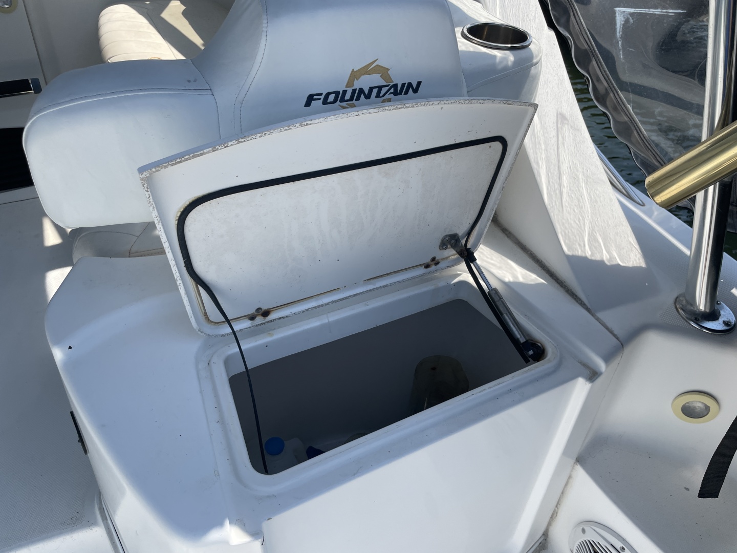 2006 Fountain 33SFC - Image 29