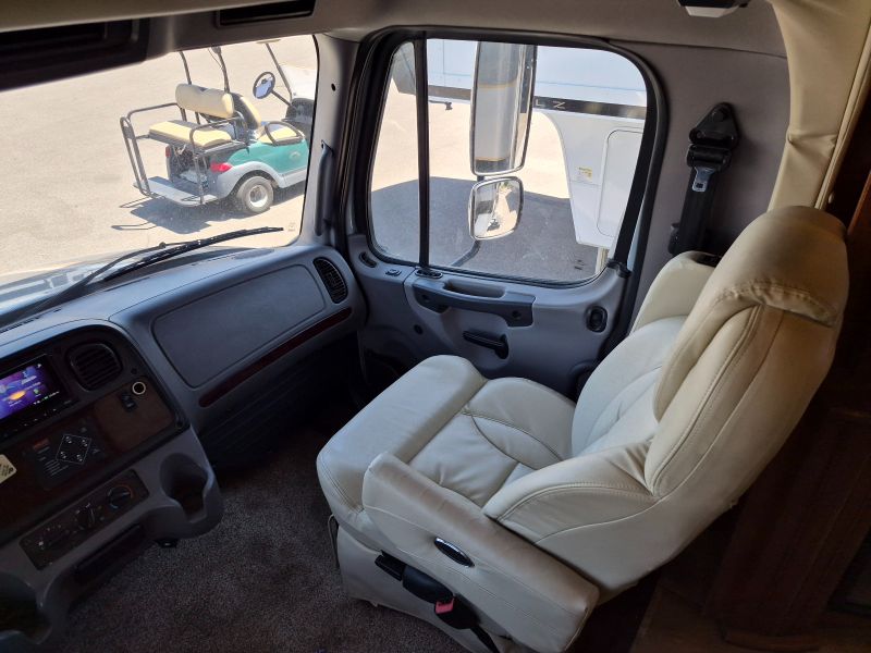 2018 Jayco Seneca 37HJ - Image 6