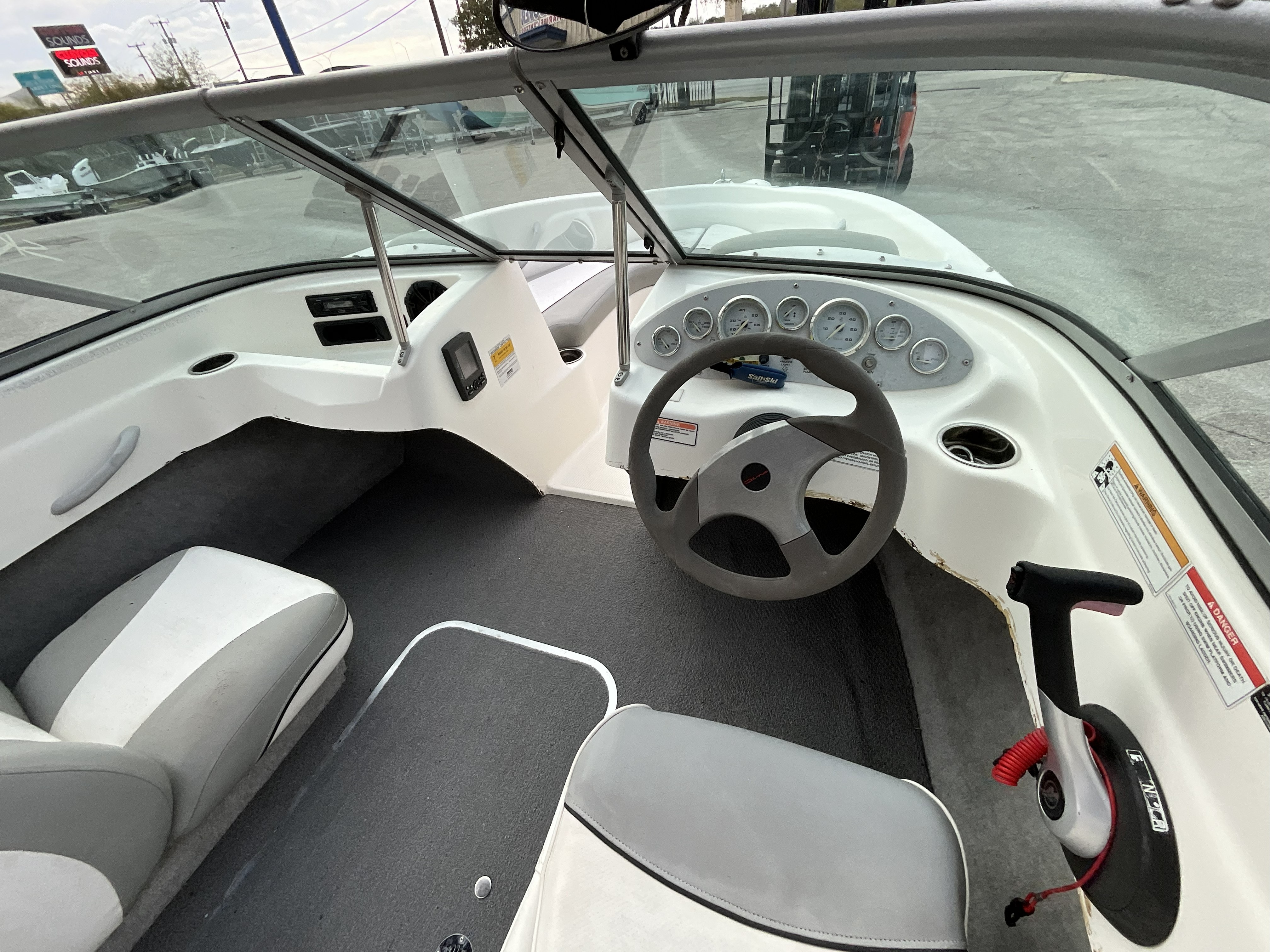 2011 BAYLINER 175BR - Image 9