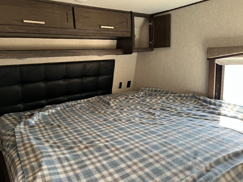 2019 Keystone Raptor 423 - Image 21