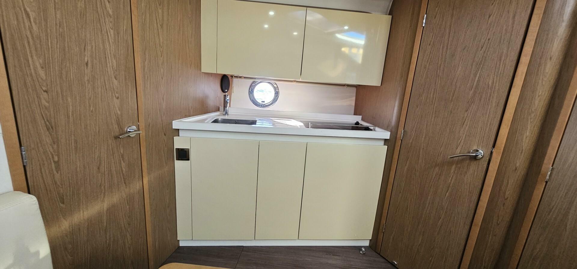 2015 Beneteau 38 Gran Tourismo - Image 15