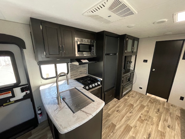 2020 VENTURE RV SPORTTREK 271MVB - Image 10