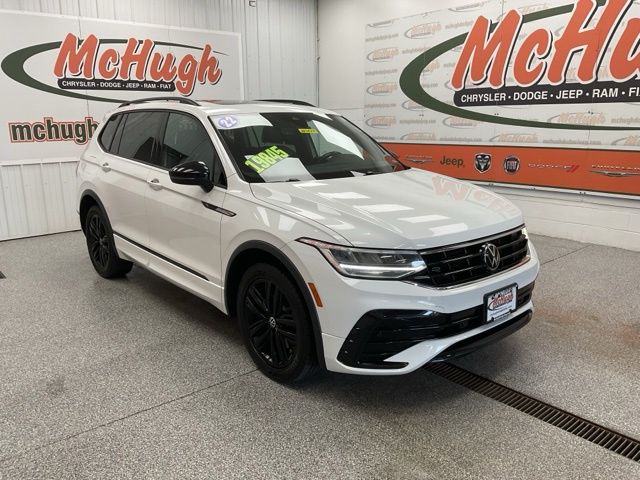 2022 Volkswagen Tiguan Utility 4D SE R-Line Black 2WD - Image 3