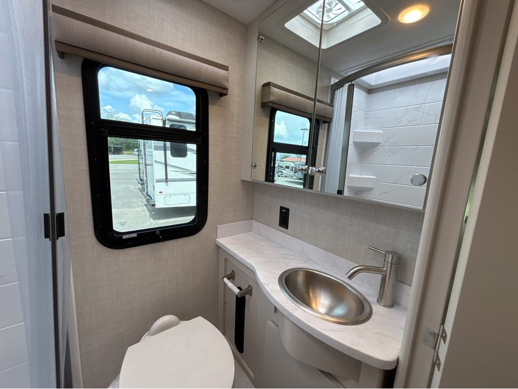 2026 THOR MOTOR COACH COMPASS 22MT - Image 16