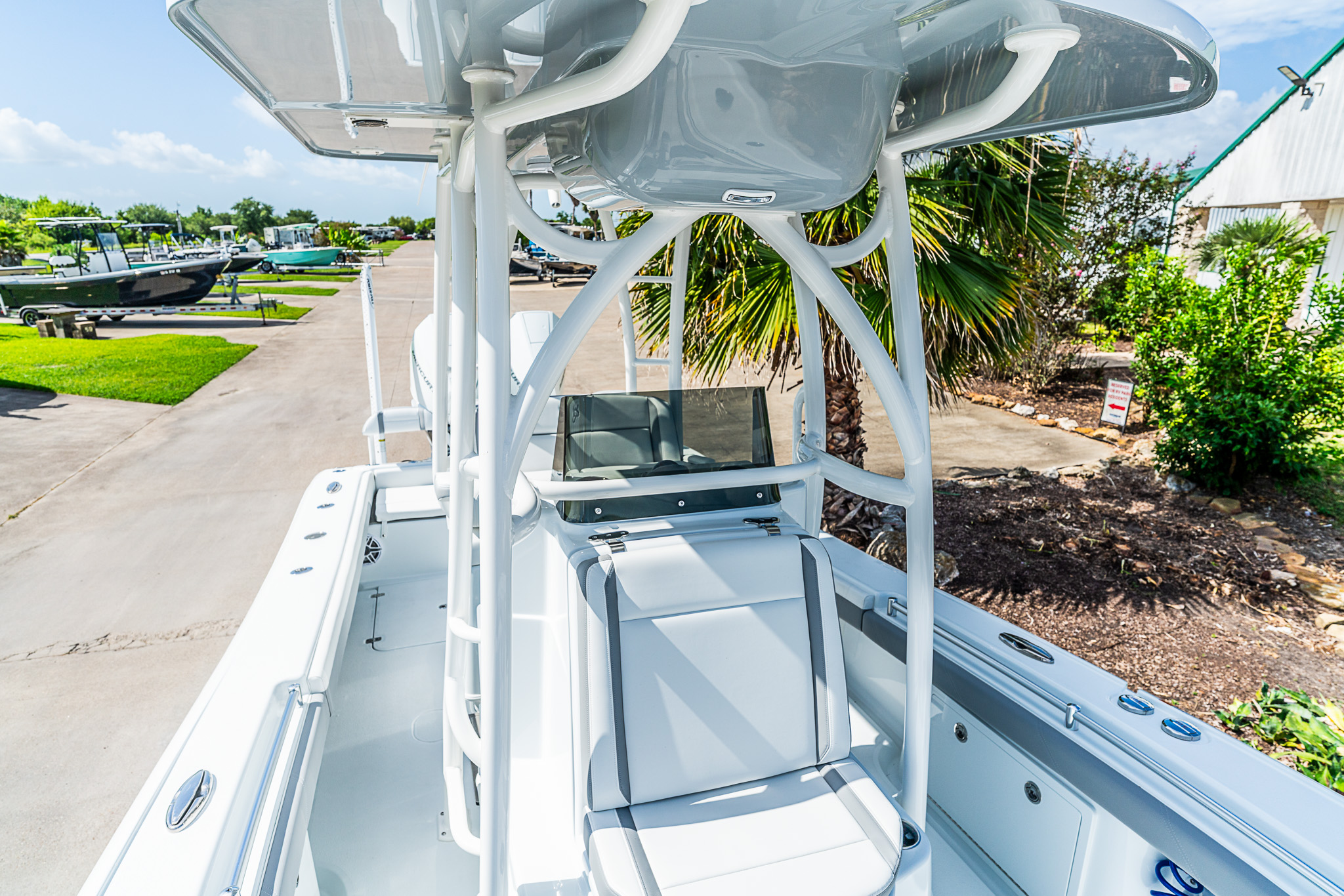 2027 YELLOWFIN 26 Hybrid Base - Image 20