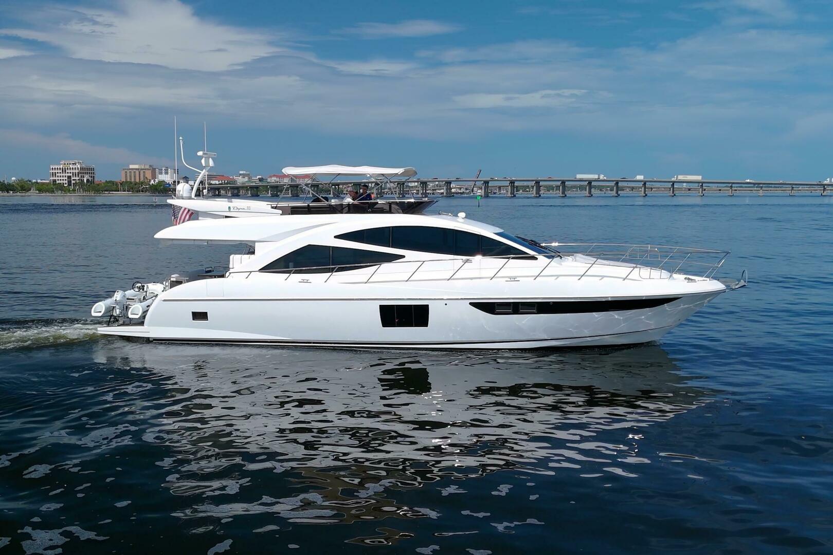 2015 Dyna Yachts 60 Pilothouse Motoryacht - Image 9