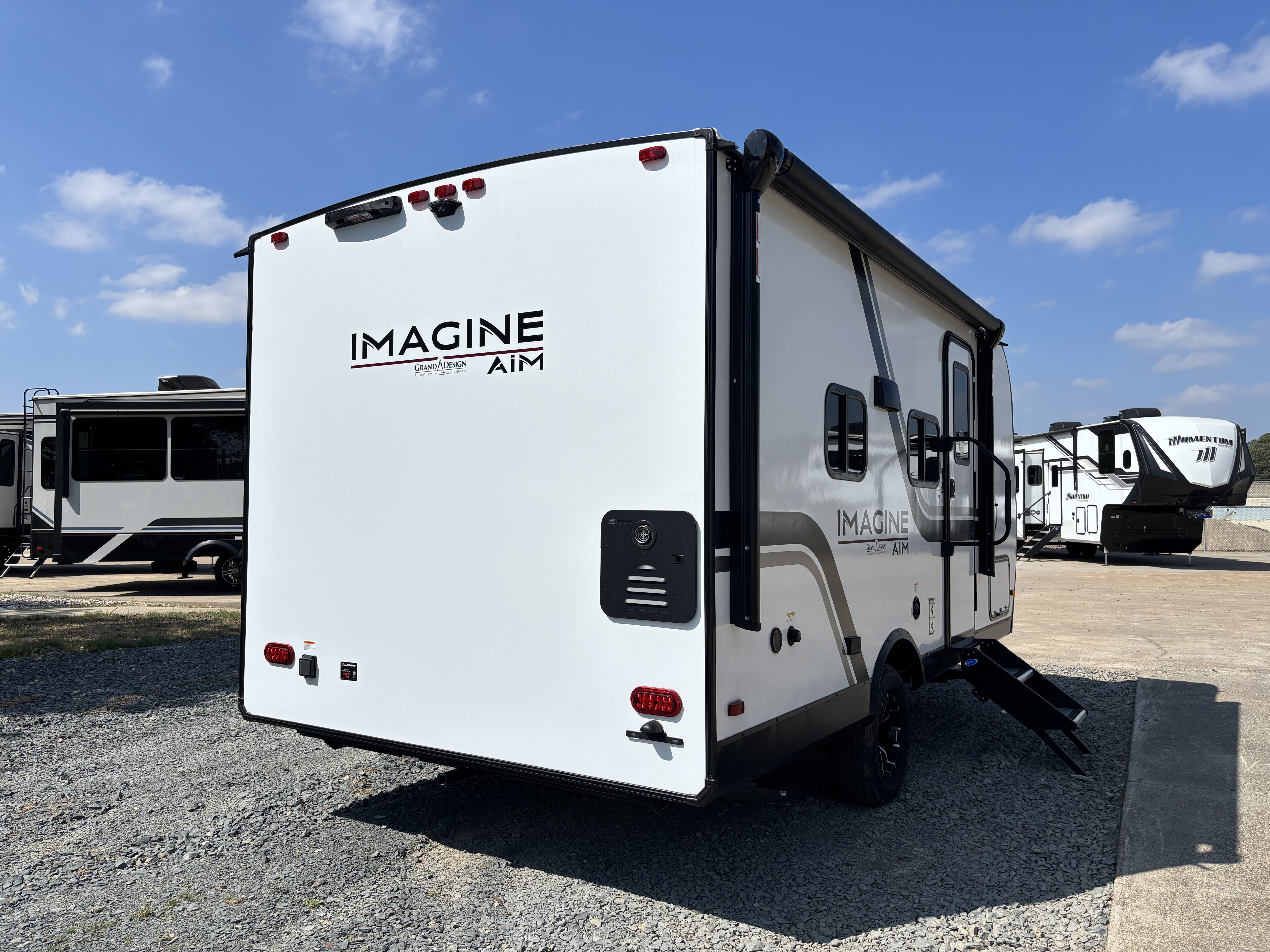 2026 Grand Design Imagine AIM 16MLA - Image 8