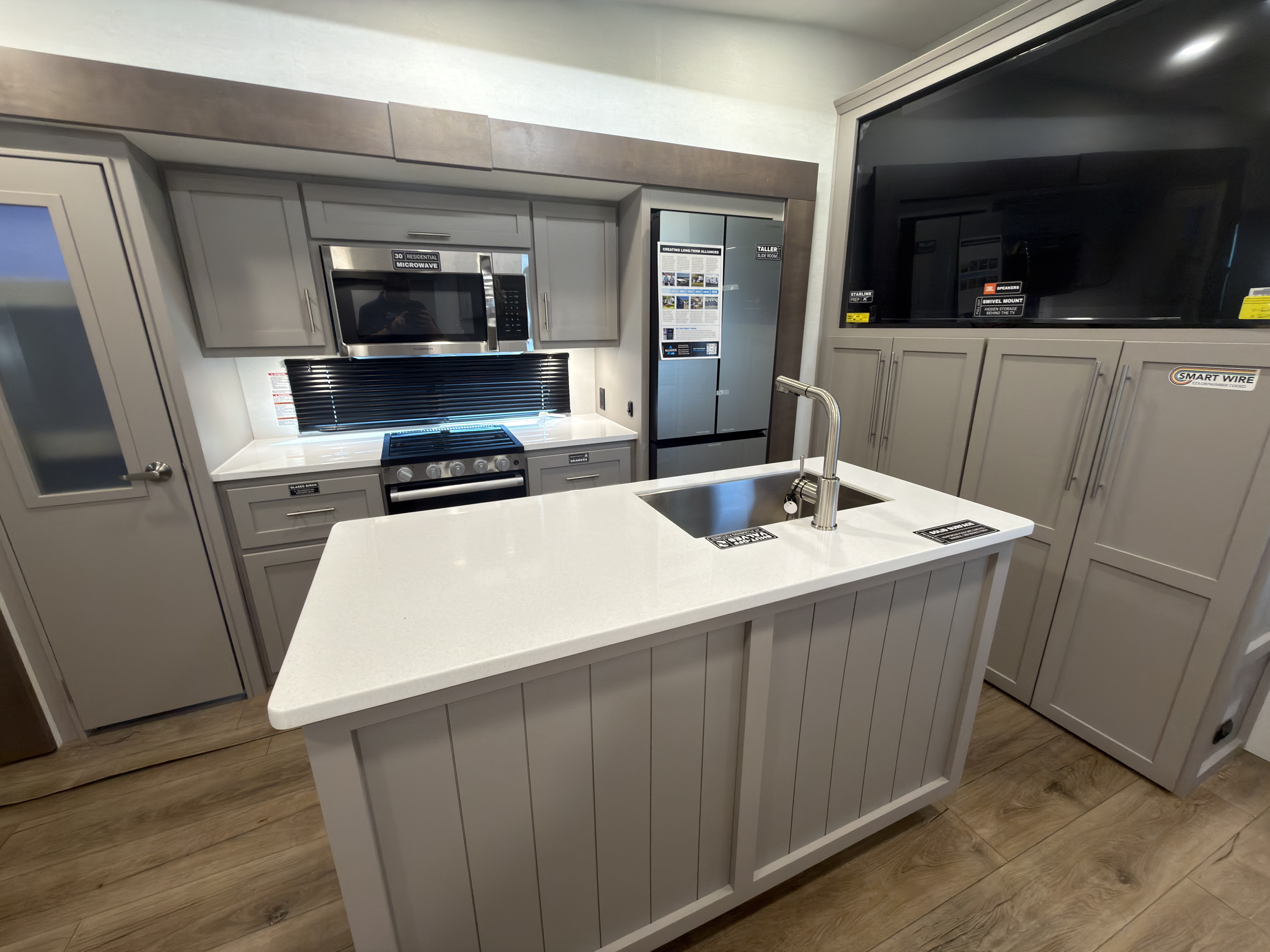 2026 Alliance RV Avenue 25RL - Image 13