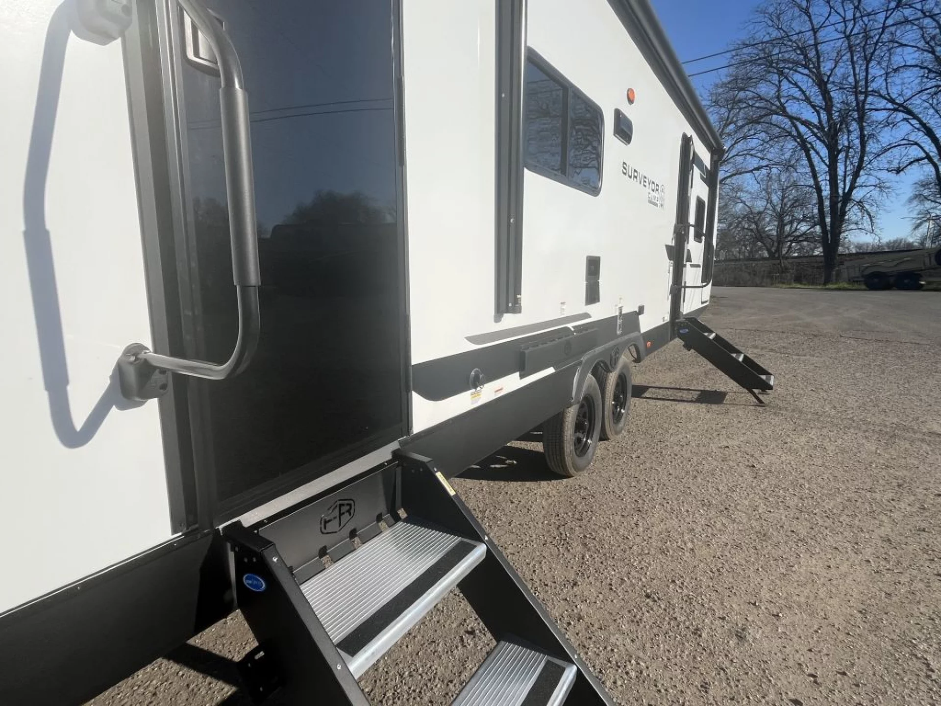 2026 FOREST RIVER SURVEYOR LEGEND 27 CAMP - Image 5