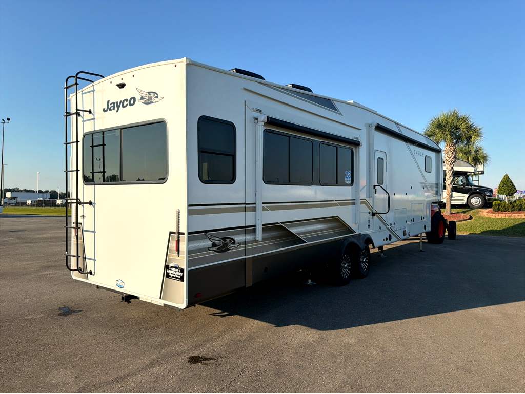 2027 JAYCO EAGLE 355MBQS - Image 3