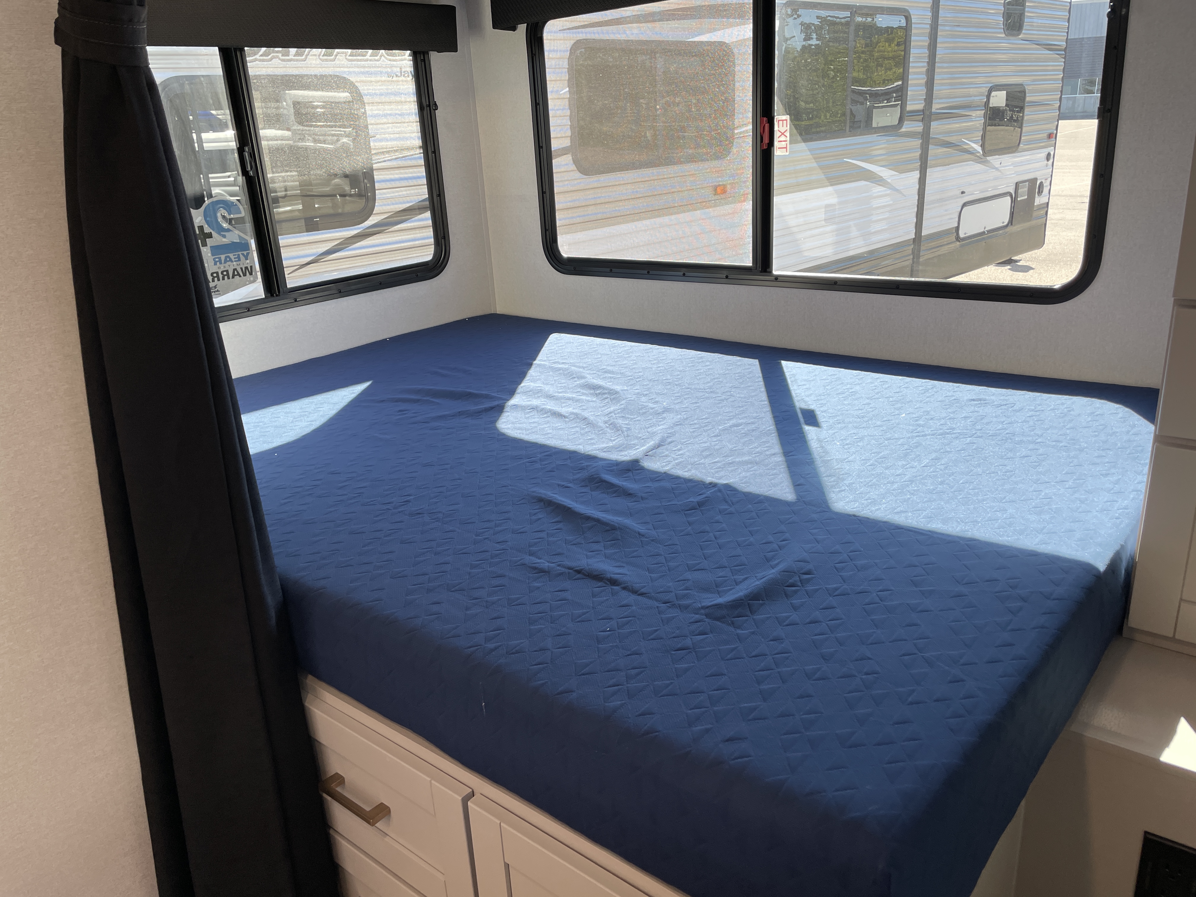 2027 Jayco Jay Feather Air 17FK - Image 22