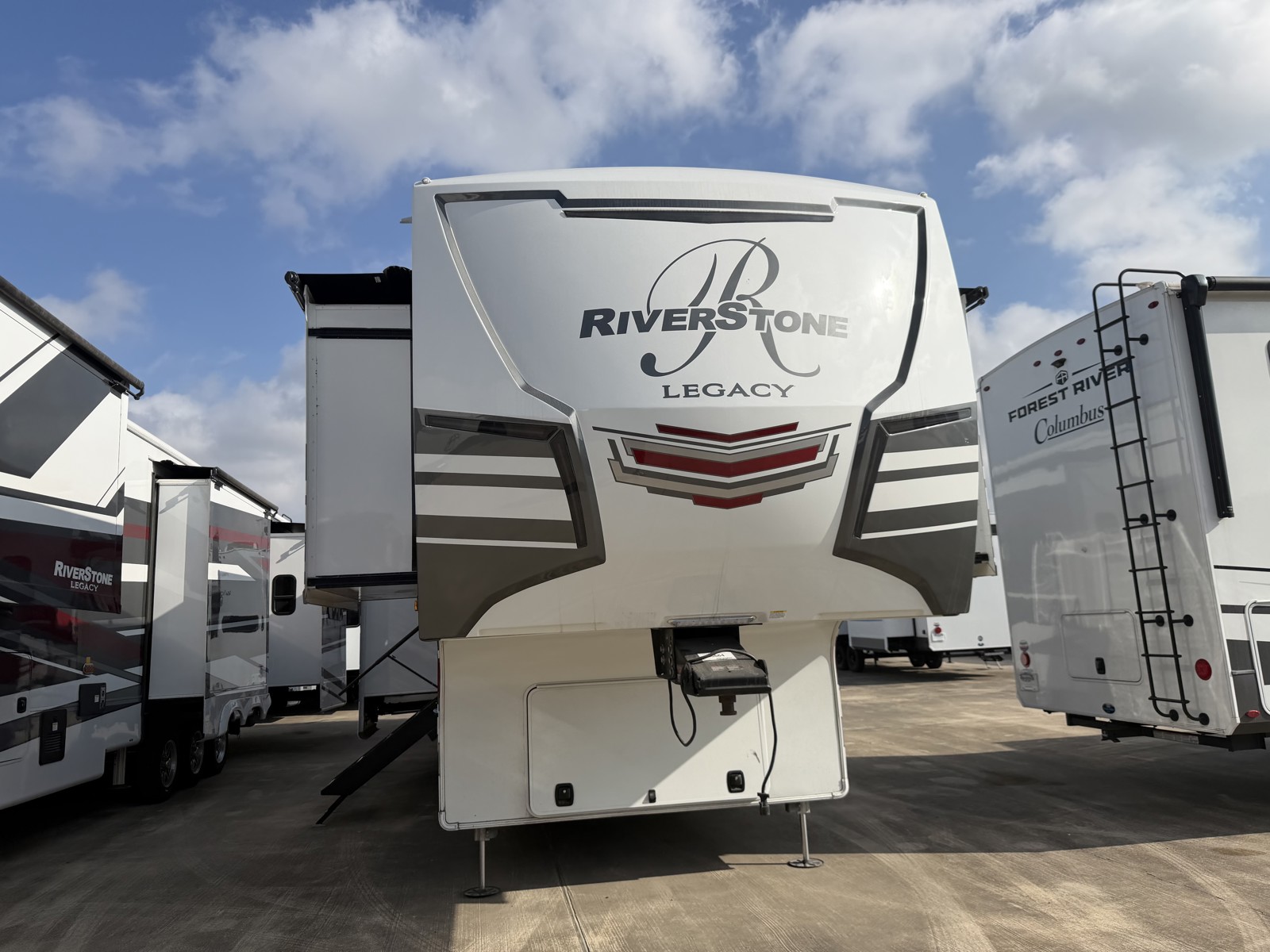 2025 FOREST RIVER 421FK - Image 5
