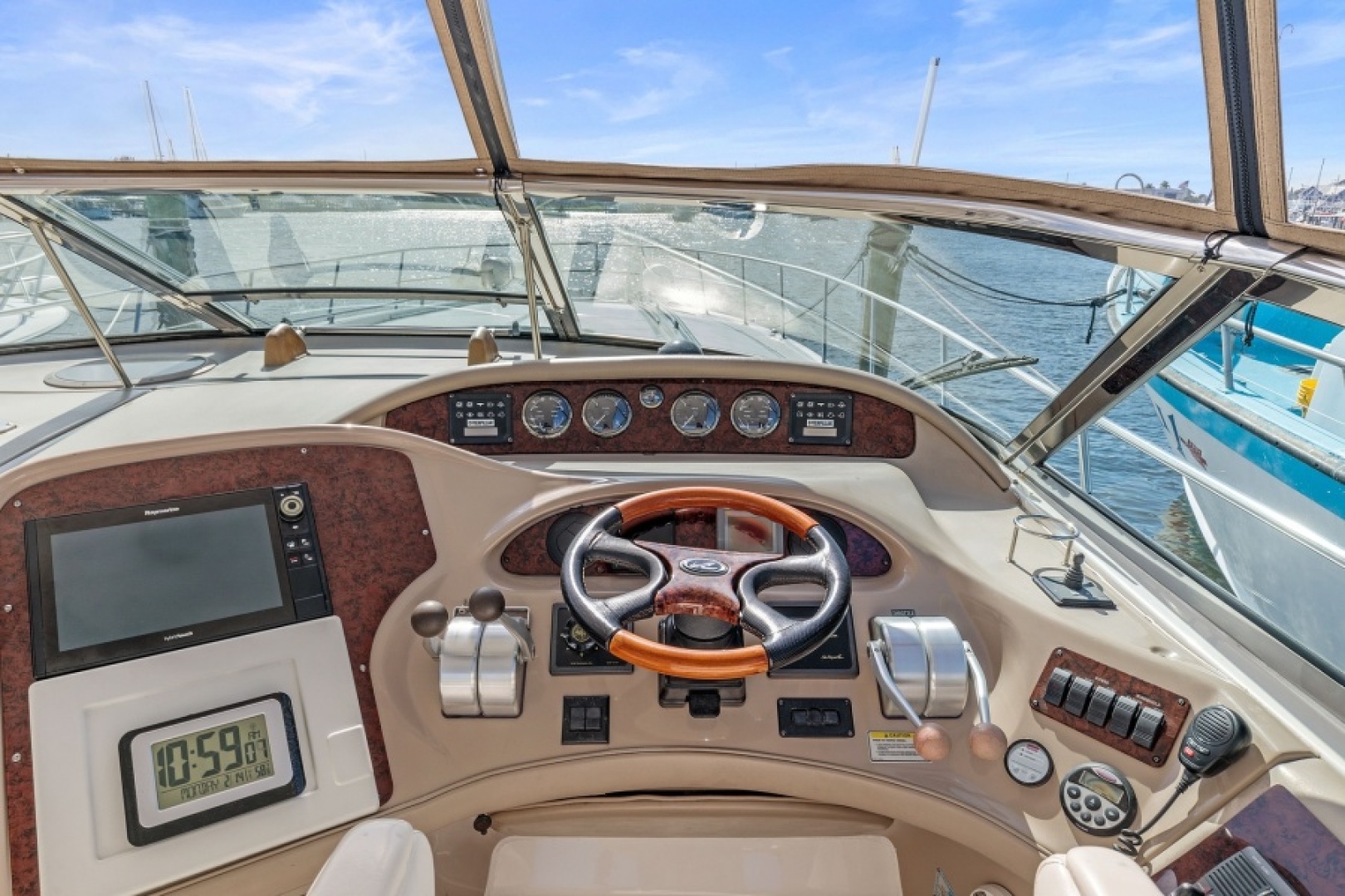 2002 Sea Ray 550 Sundancer - Image 12