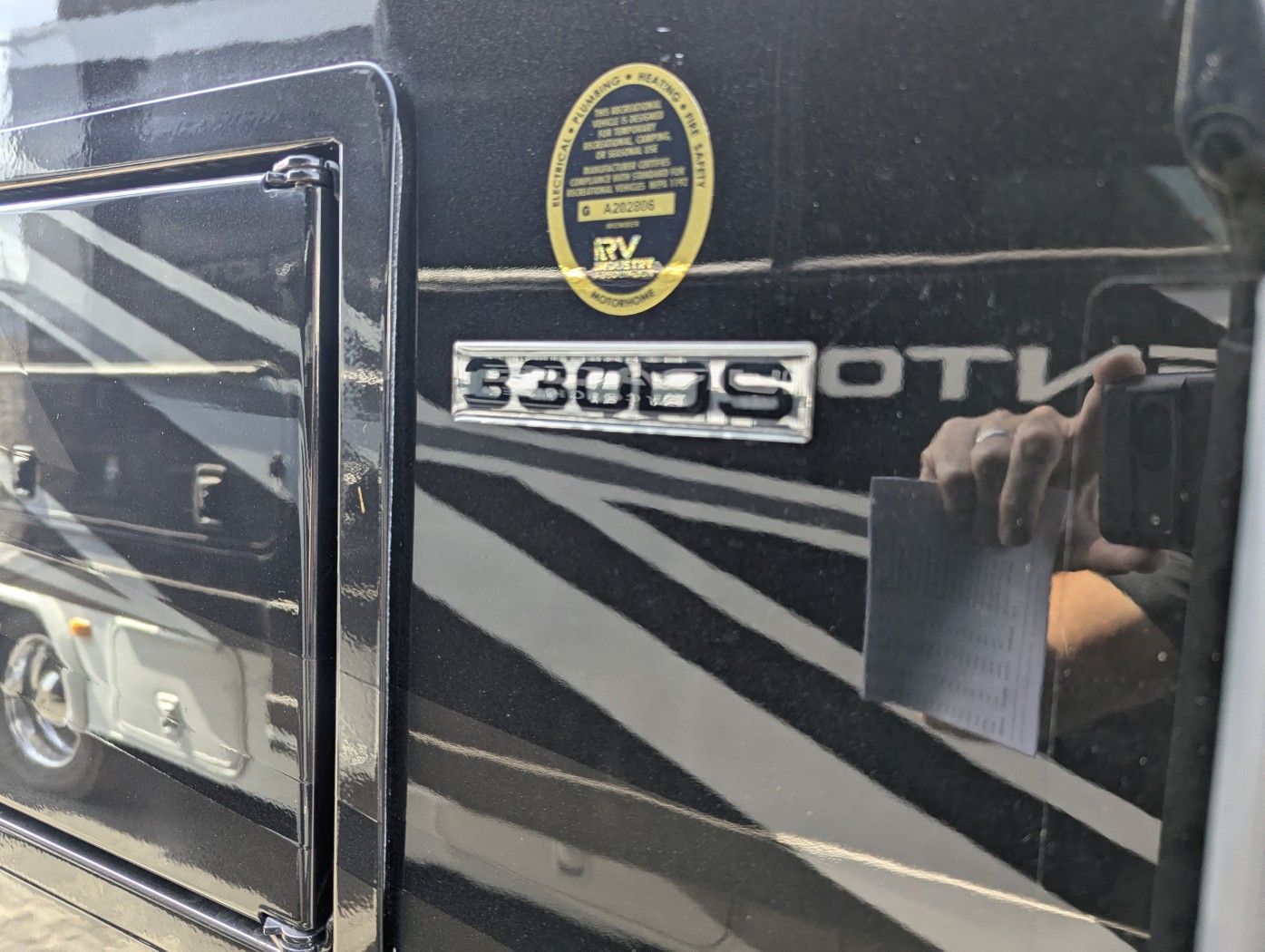 2026 Coachmen Entourage 330DS - Image 7