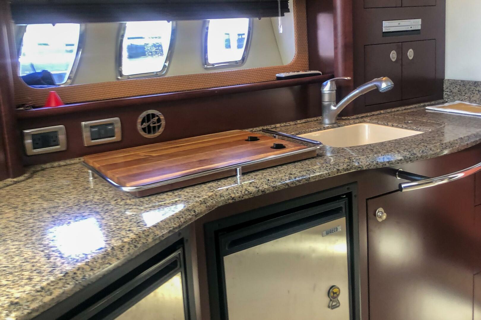 2007 Sea Ray 400 Sundancer - Image 24