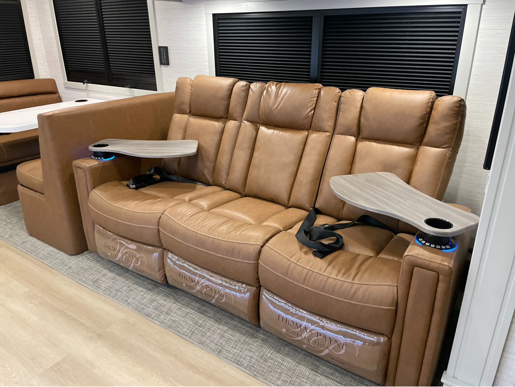 2027 Dynamax DX3 34KD - Image 7