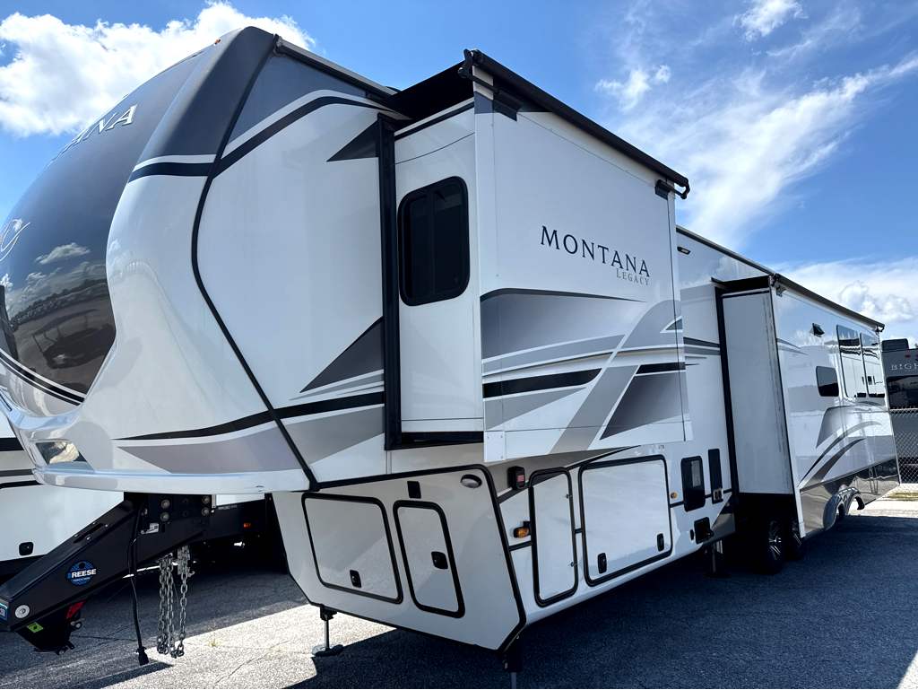 2024 Keystone MONTANA LEGACY 3531 RE - Image 2