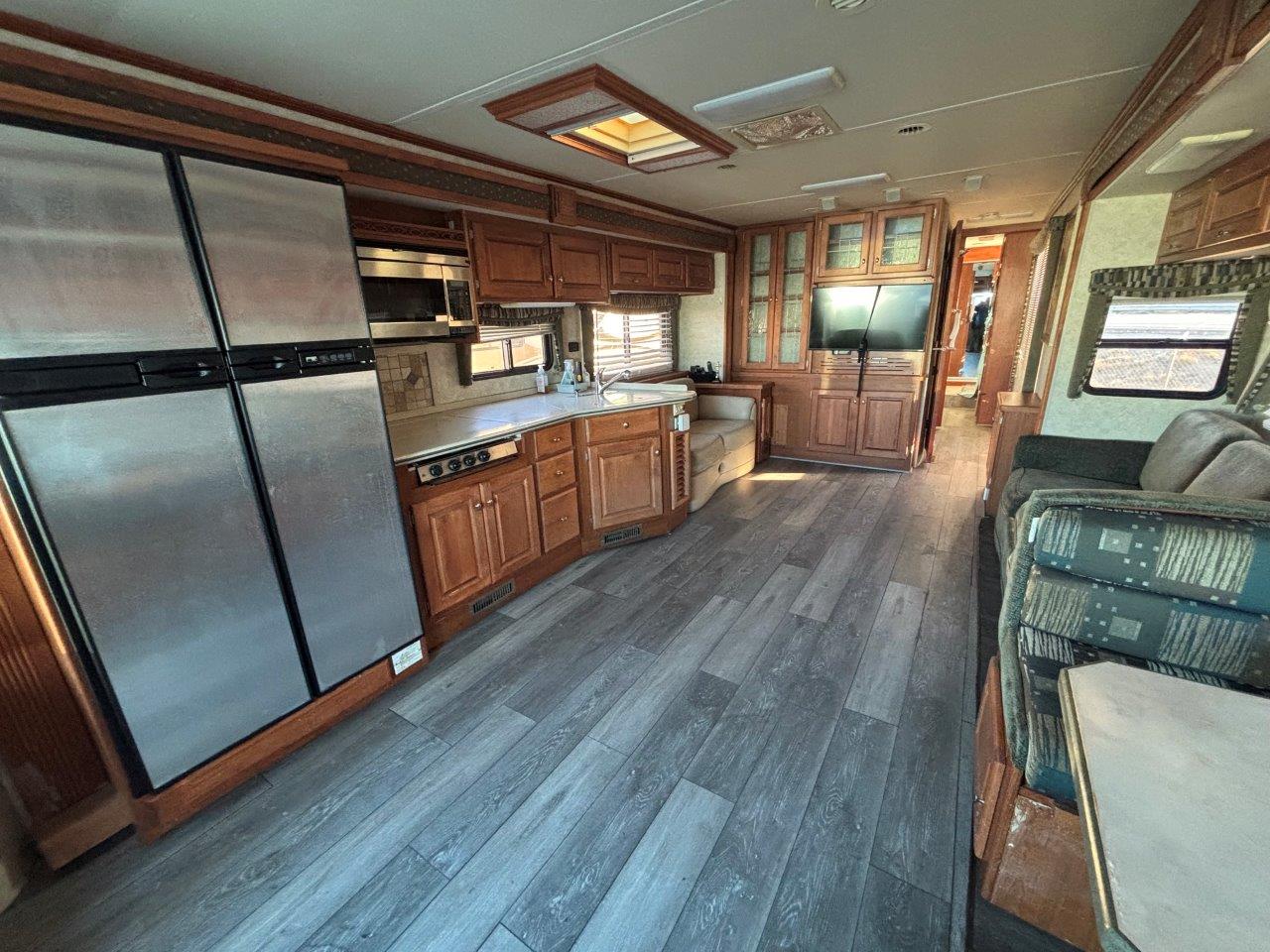 2007 Monaco RV Knight 38PDQ - Image 5