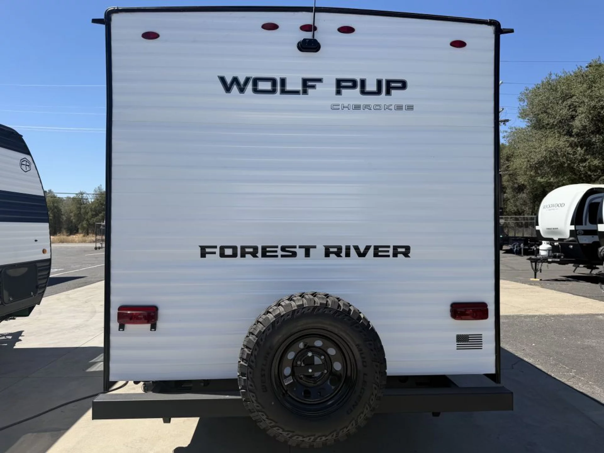 2027 FOREST RIVER CHEROKEE WOLF PUP 16BHSW - Image 5