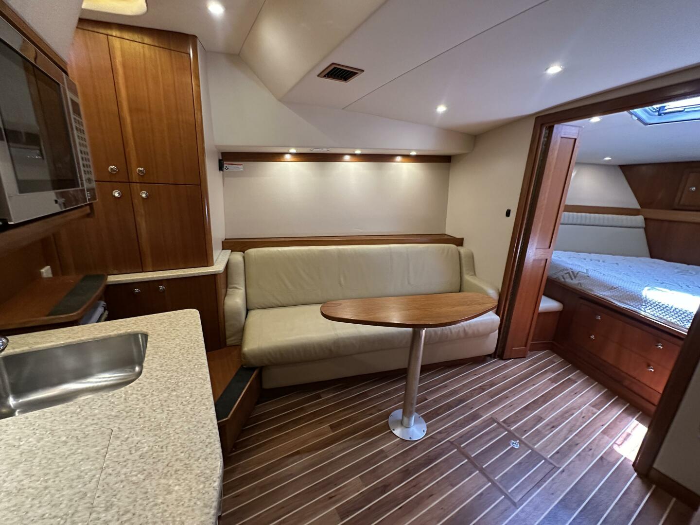 2007 Albemarle 360 Express - Image 13