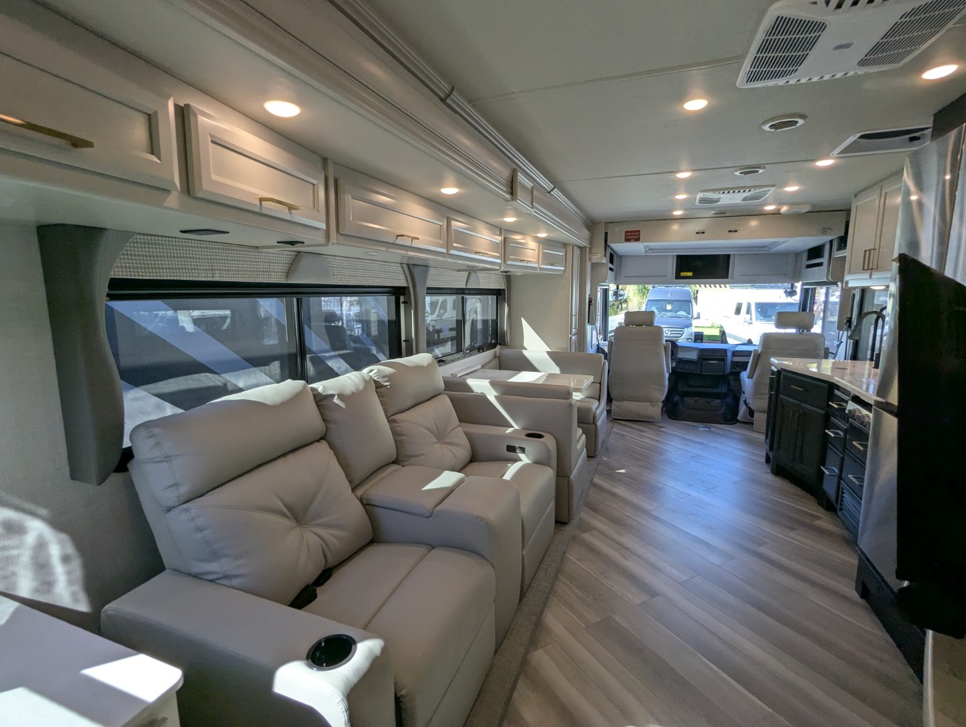 2026 Fleetwood Bounder 35K - Image 33